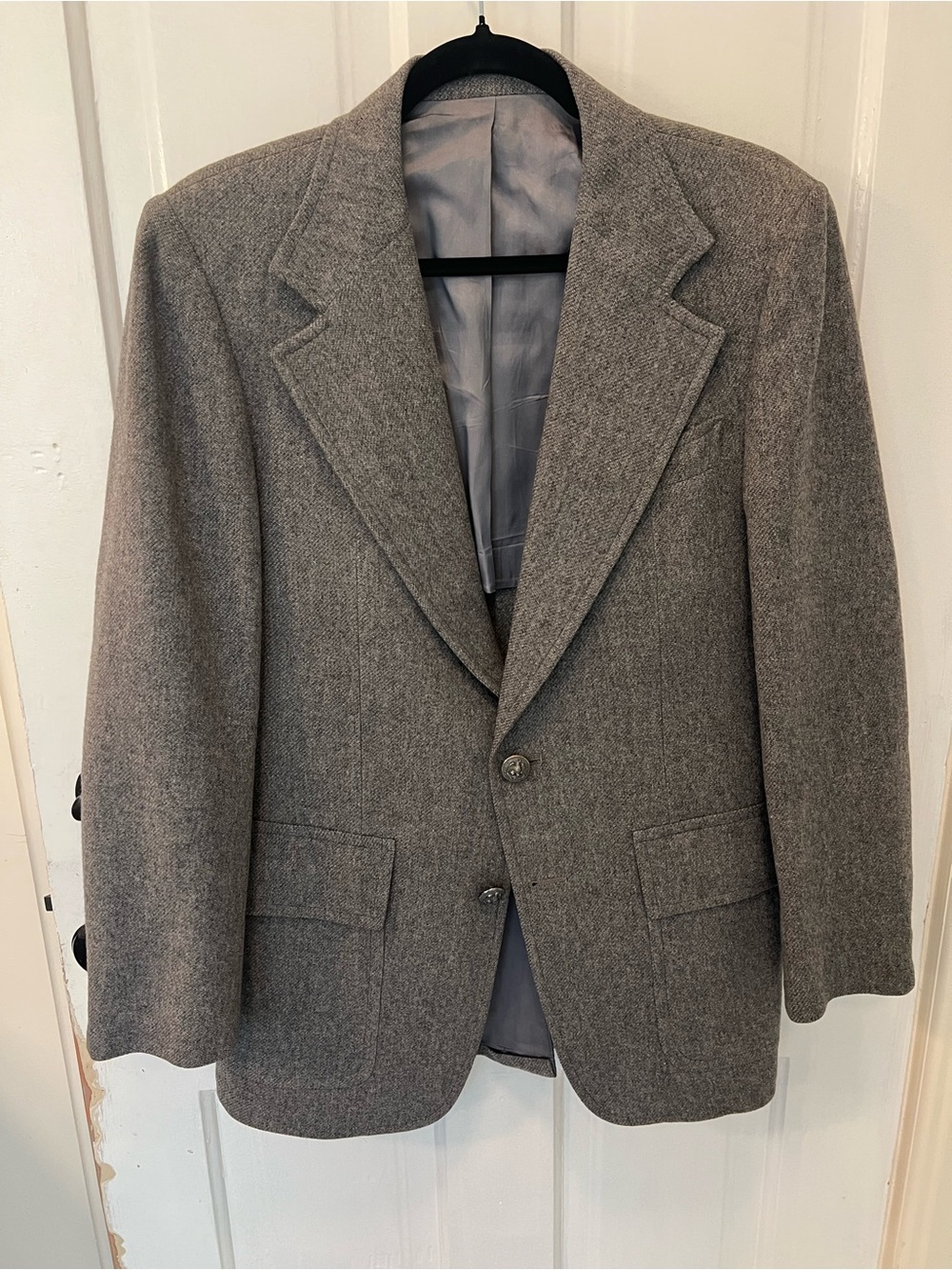 Beautiful Vintage Men's Gray Two-Button Wool-Blend Blazer